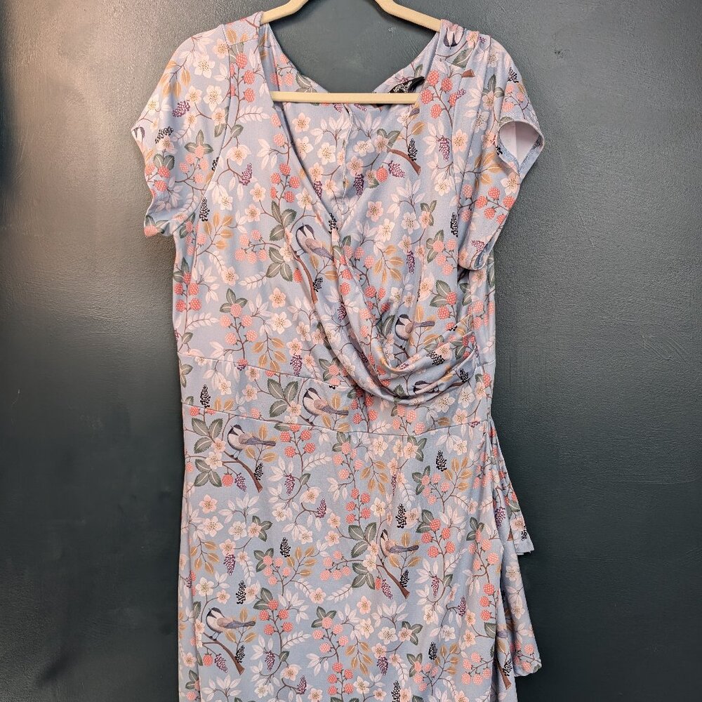 Chickadee and Berries Wiggle Dress